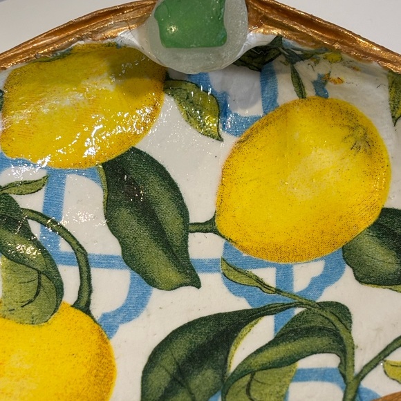 Lemon Patterned Decorative Clamshell - Picture 7 of 8